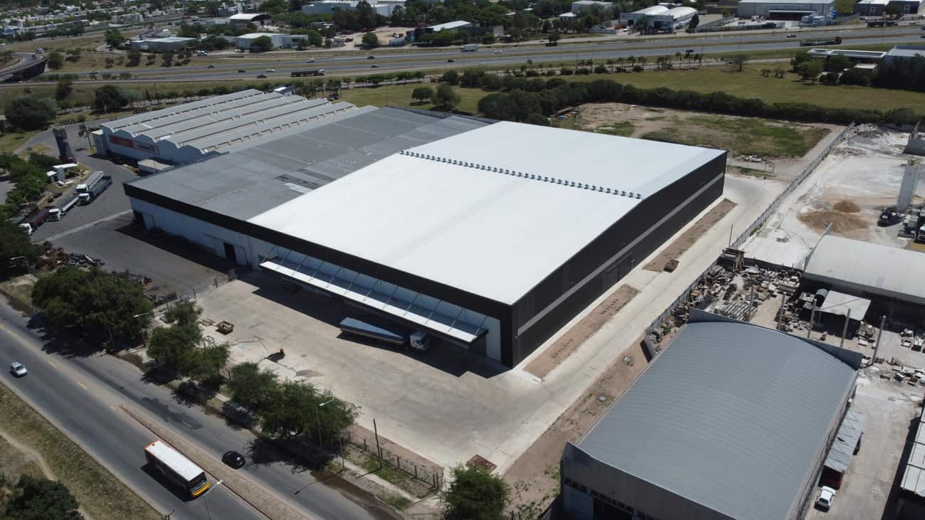 Centro de distribución y procesamiento de acero para Julio Donadio S.A., vista aérea