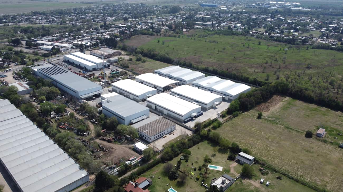 Centro de distribución y procesamiento de papel para Papelera Cumbre S.A., vista aérea